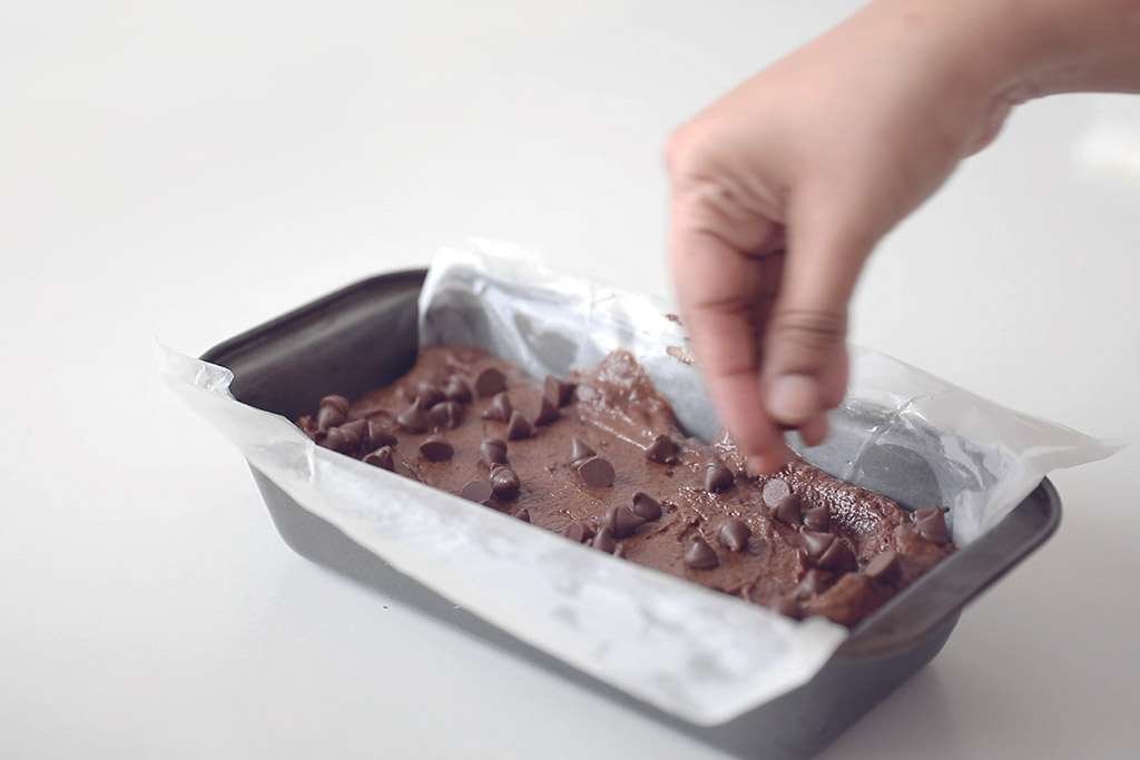 topping chocolate chips for baking