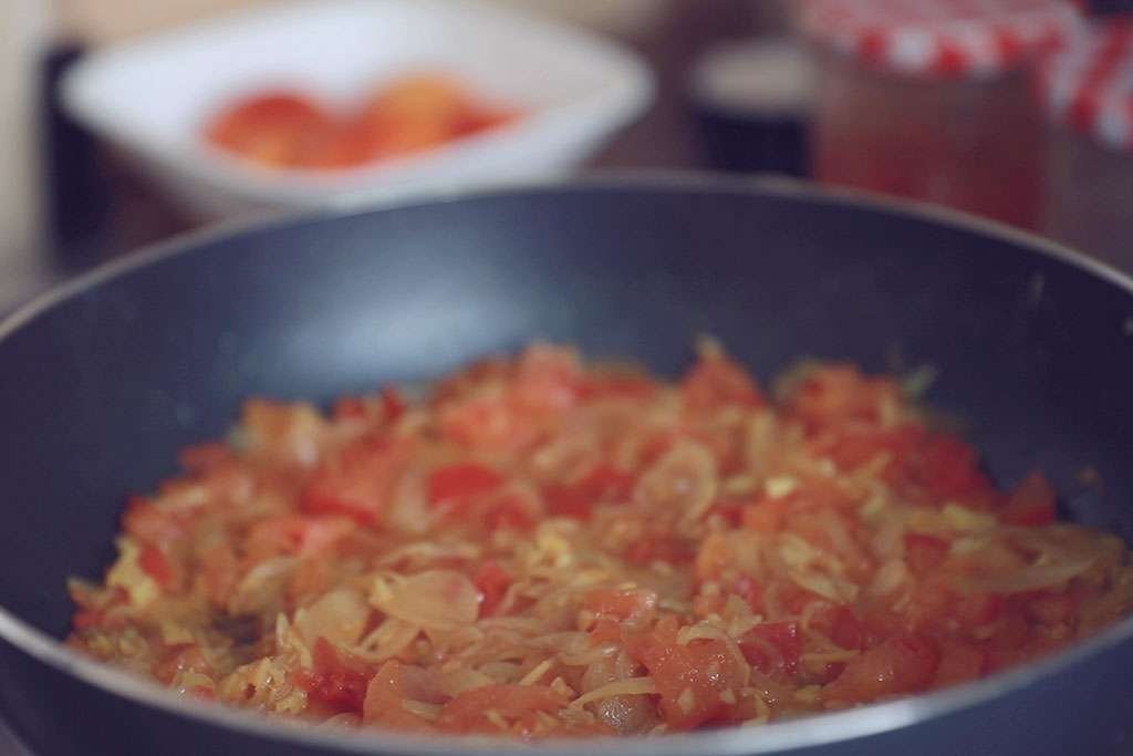 sauteing tomato and onions