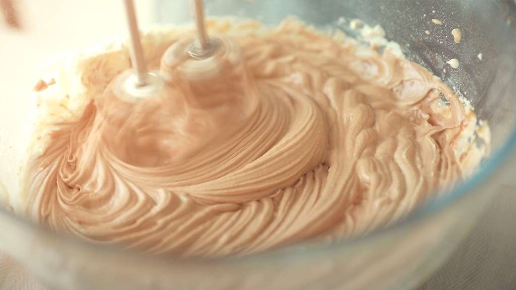 mixing whipped cream